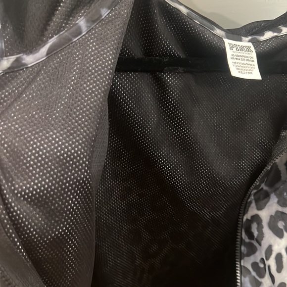 PINK VICTORIA SECRET Black, Gray and White Leopard Print Jacket.  Size XS/SMALL - Picture 12 of 13